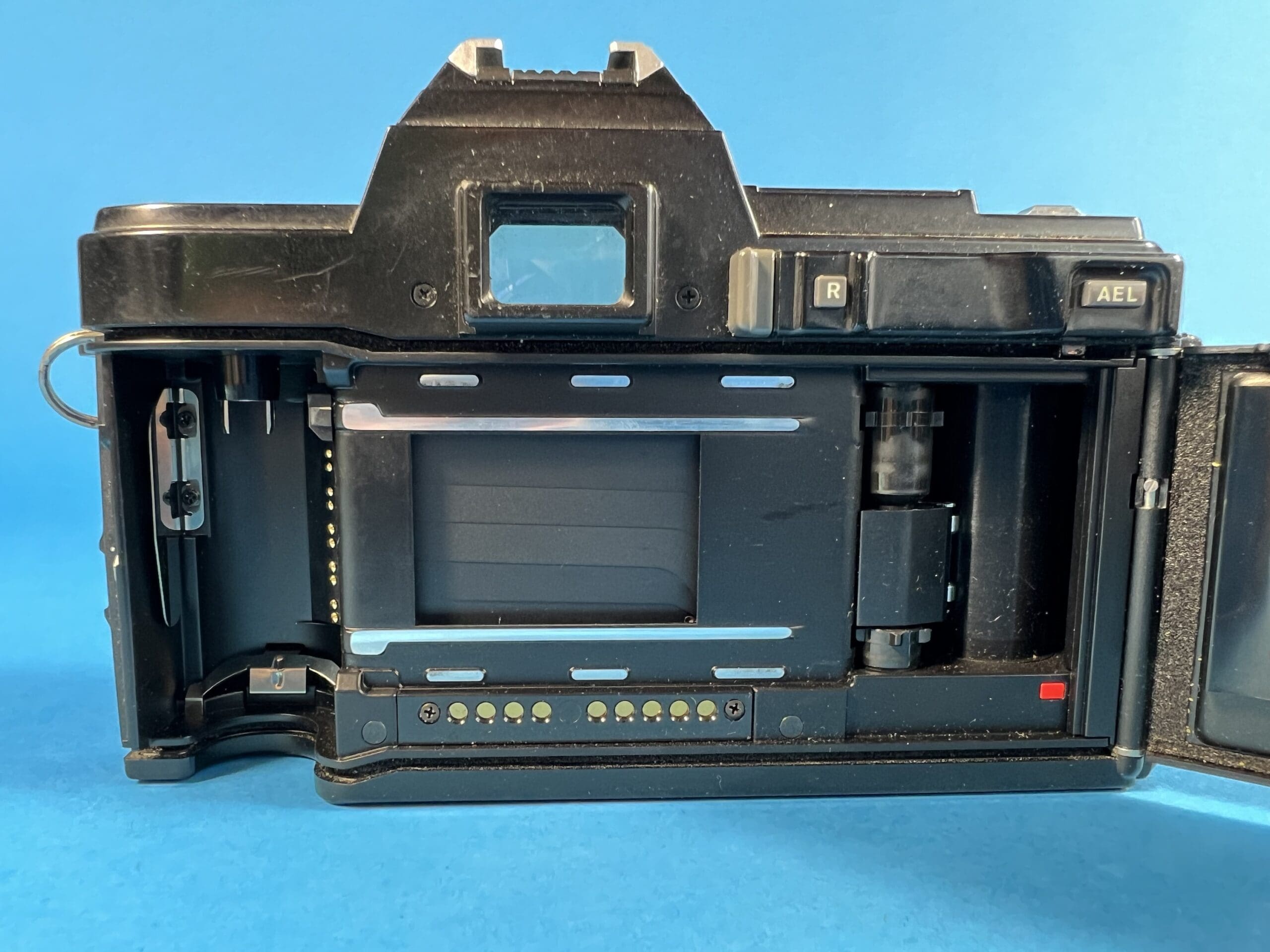 Minolta Maxxum 7000 35mm Film SLR Camera (Parts or Repair) - Black 